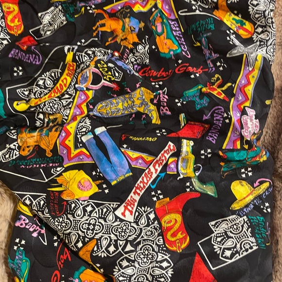 Nicole Miller Scarf: The TEXAS PISTOLS - Picture 4 of 8